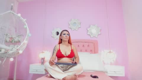 Snapshot of lulijones chatting on September 28, 1:16 pm Luli Jones online show from September 28, 1:16 pm