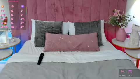 Snapshot of lullyfox chatting on November 5, 1:22 pm Cherie online show from November 5, 1:22 pm