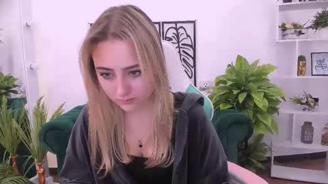 Lily online show from September 14, 7:18 am