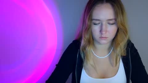 Snapshot of lulu_baby1 chatting on September 19, 7:47 pm Lulu Baby18 online show from September 19, 7:47 pm