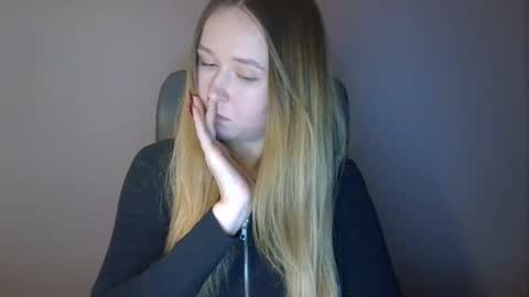 Lulu Baby18 online show from January 15, 8:45 pm