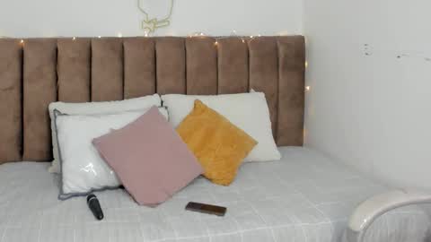 Snapshot of lulu_girl23 chatting on February 8, 2:59 am Lulu online show from February 8, 2:59 am