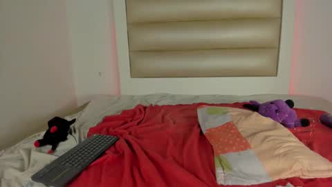 Snapshot of lulu_js_ chatting on October 21, 3:46 pm elizabeth online show from October 21, 3:46 pm