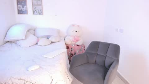 Snapshot of lulu_russell chatting on December 7, 12:24 pm LULU online show from December 7, 12:24 pm