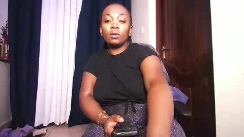 lulu_sparks1 online show from March 31, 5:13 pm