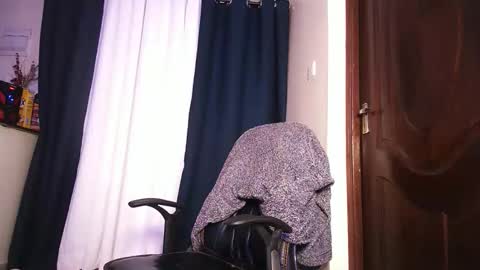 lulu_sparks1 online show from May 12, 8:55 am