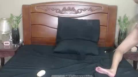 Snapshot of lulu_wild chatting on February 16, 2:40 am lulu_wild online show from February 16, 2:40 am