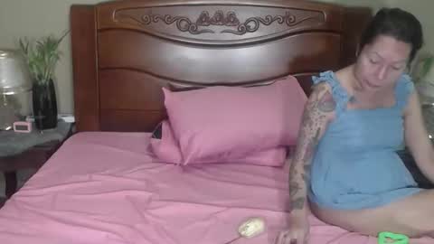 Snapshot of lulu_wild chatting on March 20, 11:59 am lulu_wild online show from March 20, 11:59 am