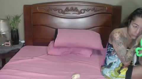 Snapshot of lulu_wild chatting on March 22, 11:57 am lulu_wild online show from March 22, 11:57 am