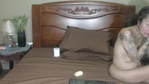 Snapshot of lulu_wild chatting on April 1, 11:44 am lulu_wild online show from April 1, 11:44 am