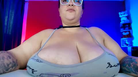 LuluBigTitts online show from February 17, 7:53 pm