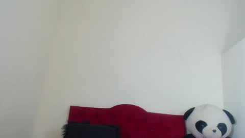 LULU online show from February 6, 9:17 pm