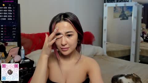 luluu_l online show from December 4, 11:13 pm