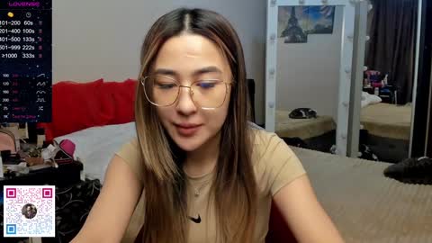 luluu_l online show from January 8, 8:29 pm