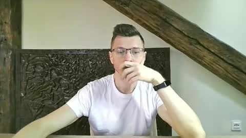 Andrew independent model 2000-0000 CET daily online show from May 12, 9:28 am