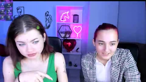 Snapshot of lumera_gentle chatting on December 19, 1:40 pm lumera_gentle online show from December 19, 1:40 pm