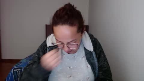Snapshot of lumi_84 chatting on December 8, 1:02 am LUMI online show from December 8, 1:02 am
