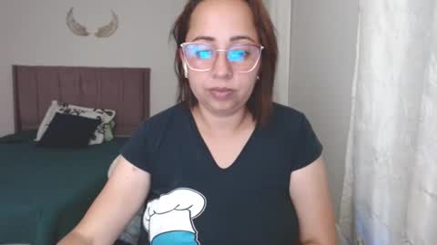 Snapshot of lumi_84 chatting on January 4, 1:21 am LUMI online show from January 4, 1:21 am