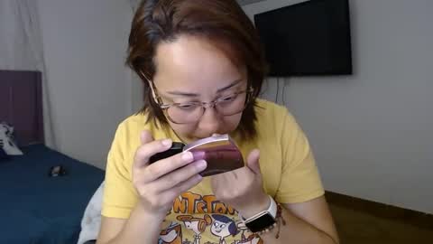 Snapshot of lumi_84 chatting on January 18, 12:35 am LUMI online show from January 18, 12:35 am