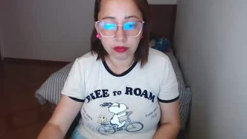 Snapshot of lumi_84 chatting on February 20, 12:52 am LUMI online show from February 20, 12:52 am