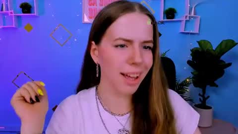 Snapshot of lumi_soft chatting on June 19, 7:34 am Sweet Lumi online show from June 19, 7:34 am