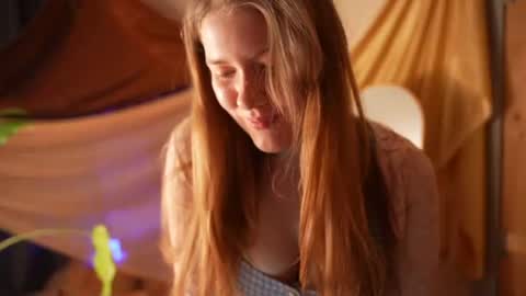 Hannah online show from June 9, 2:17 pm