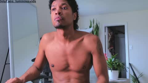 luminous online show from April 12, 8:36 pm