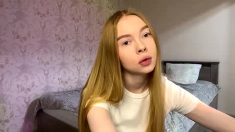 Snapshot of lumisun chatting on January 5, 7:39 pm Sia online show from January 5, 7:39 pm