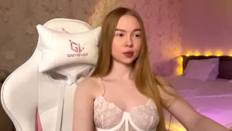 Snapshot of lumisun chatting on February 3, 6:46 pm Sia online show from February 3, 6:46 pm