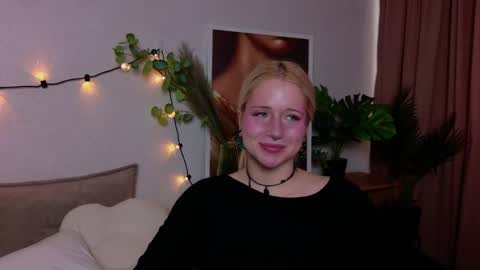 Nora online show from March 18, 1:03 pm