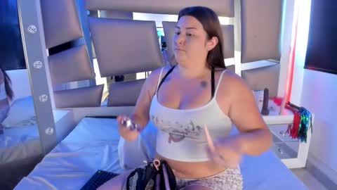 Snapshot of luna__scarlett chatting on October 1, 1:28 pm luna online show from October 1, 1:28 pm