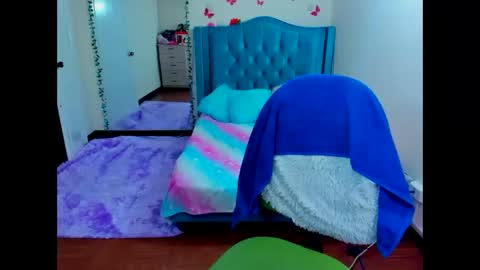 luna_analya online show from September 23, 11:35 am