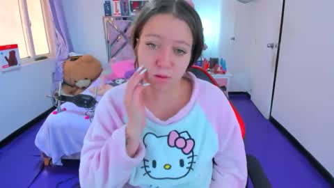 luna_analya online show from May 4, 3:52 pm