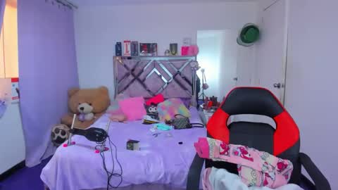 luna_analya online show from May 5, 4:15 pm