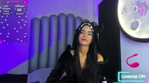 Snapshot of luna_bella_23 chatting on June 13, 5:16 am luna_bella_23 online show from June 13, 5:16 am
