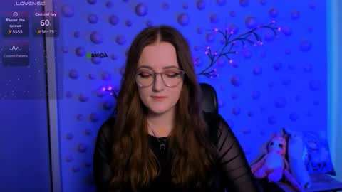 luna_berryy online show from January 7, 8:22 pm