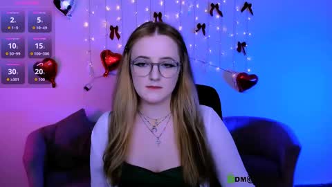 luna_berryy online show from March 20, 8:57 pm