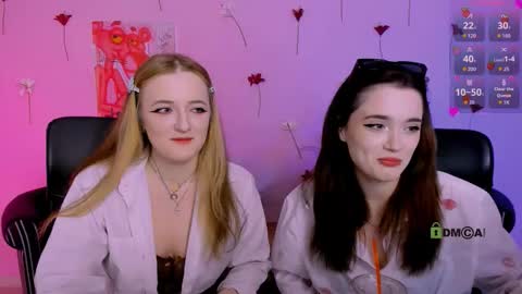 luna_berryy online show from March 28, 9:25 pm