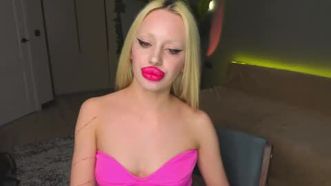 luna_beverly online show from April 30, 10:36 pm