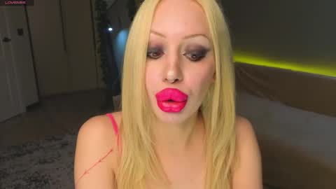 luna_beverly online show from May 1, 8:24 pm