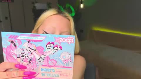 luna_beverly online show from May 9, 5:51 pm