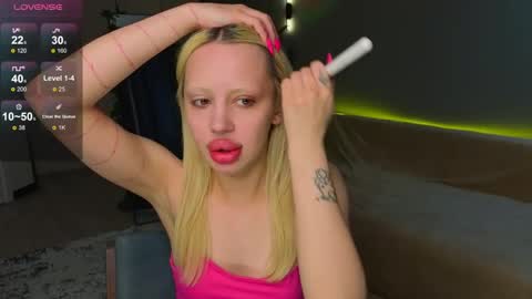 luna_beverly online show from May 10, 5:29 pm