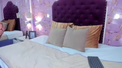 Luna Bloom online show from July 16, 4:07 am