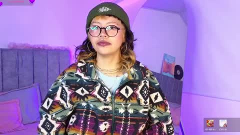 Snapshot of luna_blooms chatting on April 1, 11:44 am luna_blooms online show from April 1, 11:44 am