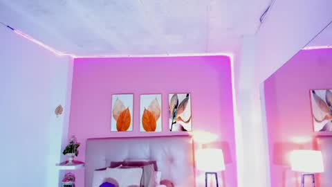 luna_bradley_ online show from May 11, 12:33 pm