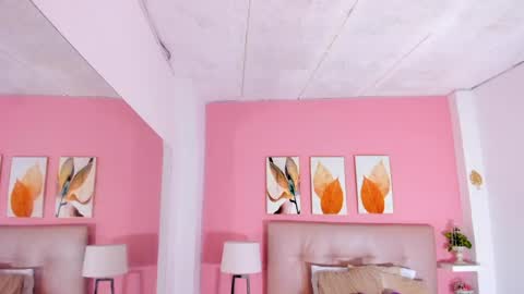 luna_bradley_ online show from May 16, 12:26 pm