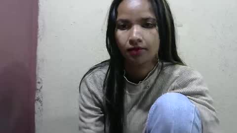 Laura online show from May 6, 4:08 am