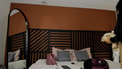 luna_cute14 online show from March 8, 2:04 am