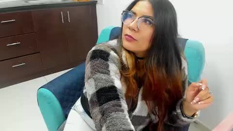 Snapshot of luna_dumont chatting on February 6, 11:21 am luna online show from February 6, 11:21 am