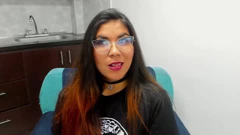 Snapshot of luna_dumont chatting on February 6, 2:26 pm luna online show from February 6, 2:26 pm